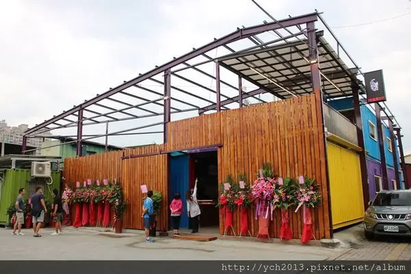 新北五股彩色貨櫃屋／〈食貨〉日式餐廳新開幕(已於2019.7.16改為食貨牛排)