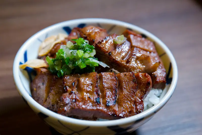 【食記 • 台北 】起上小法師 炭烤牛舌專門店 • 捷運忠孝復興站│享受美味不用出國