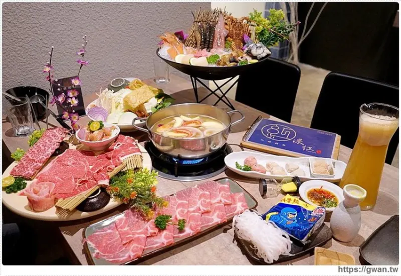 快約豬朋友來吃鍋，台中超狂點火鍋送龍蝦，屬『豬』的再加碼一盤嫩豚豬！！