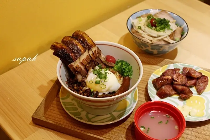 [高雄/新興區]抵家Sapah 深夜的豬肋排、舒肥牛肉  溫暖的待你歸來