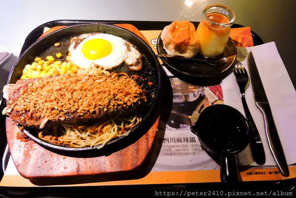 【基隆】大嘴巴茶坊二訪│厚切牛排肉嫩蒜香濃，奶蓋小粉圓茶醇厚