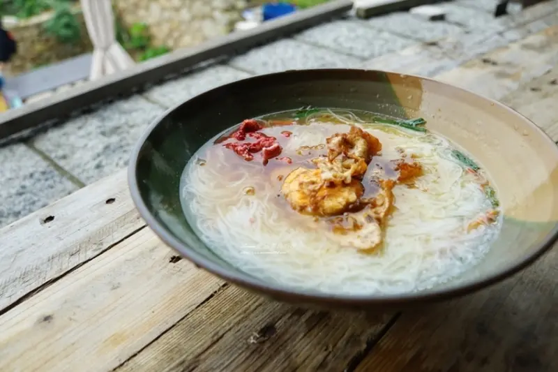 馬祖美食-鏡沃小吃-芹璧聚落必吃-馬祖最好吃的老酒麵線-食尚玩家推薦