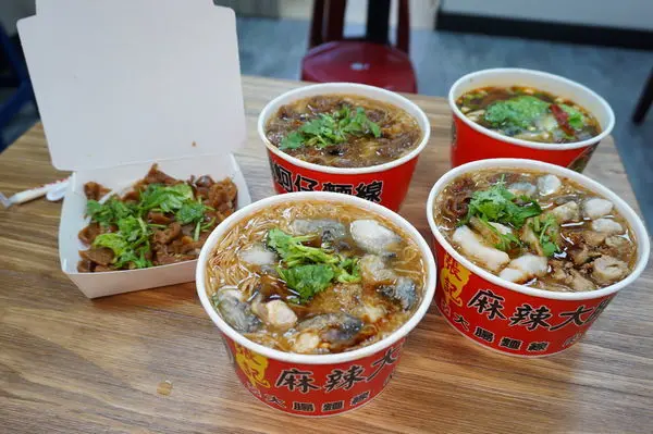 [新竹美食] 張記麻辣大腸蚵仔麵線 新竹總店-超澎湃的鮮味國民美食/ 新竹美食推薦/ 新竹大腸麵線