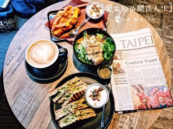 ♥ 食記 ♥ (士林區) Caffe’ Rue路口加啡●異國風情的澳式咖啡館,一杯Espresso配可頌☻開啟晨之美☀