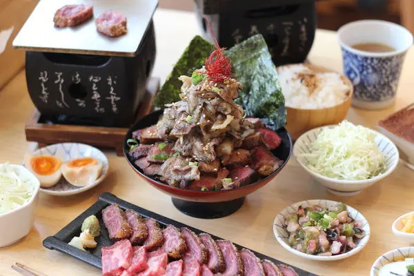 台中美食｜嵐山熟成牛かつ專売-超人氣炸牛排，男子漢份量超滿足