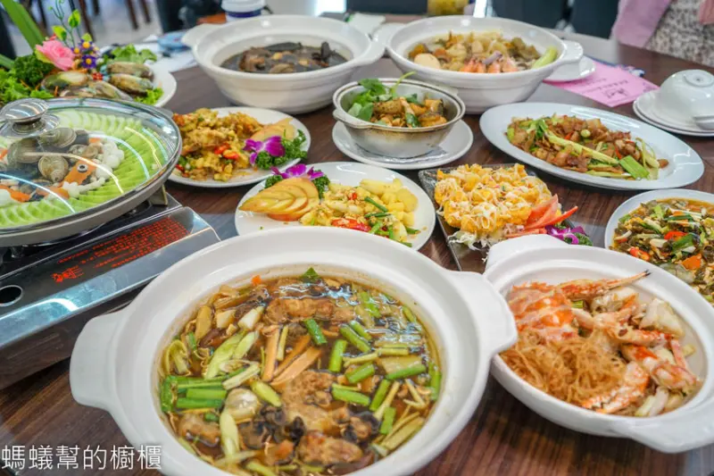 台中東港海世界活海鮮 | 海產餐廳也能吃的到古早味宴客菜，魷魚螺肉蒜、菜尾湯，台中海鮮餐廳推薦。 - 螞蟻幫的櫥櫃