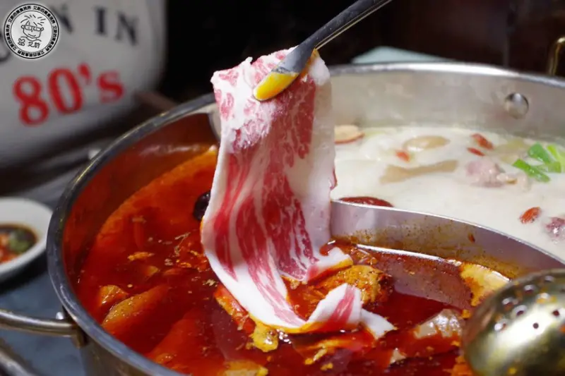 【 麻辣火鍋 】老饕名人最愛的麻辣火鍋還可預約客製化食材．老撈麻辣火鍋 新派火鍋及私房料理