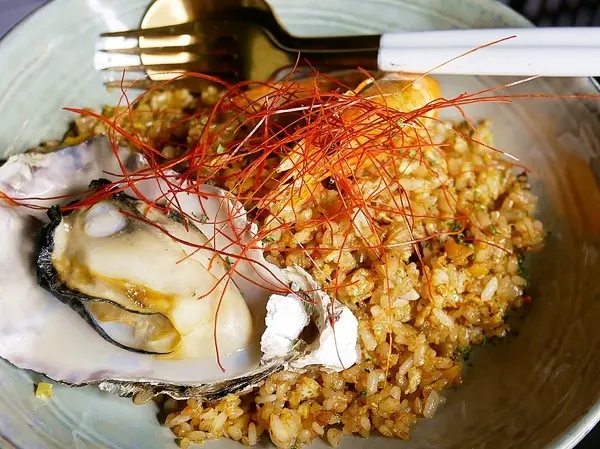 Odin Bistro 信義放感情-台北信義區網美酒吧  調酒名有趣且一杯比一杯美  餐點也意外高水準  網美牆一定要多拍幾張