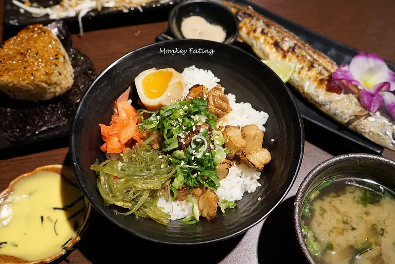 【台中豐原】『HAHA燒烤丼飯專賣店』。主打美味日式丼飯，加飯不用錢｜烤物、炸物｜八方夜市美食