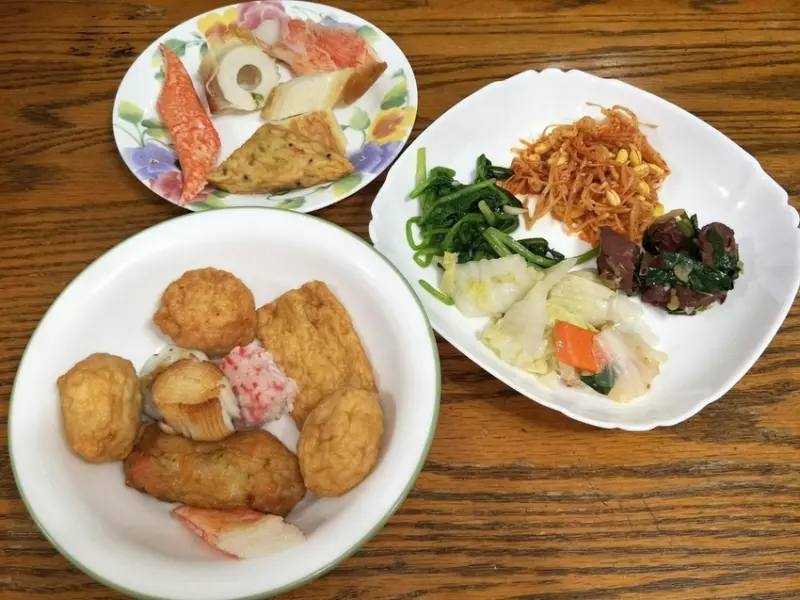 宅配日式火鍋料新鮮送到家！【築地市集 Tsukiji Market】小資獨享綜合包@@ 桃太郎竹輪、蟹肉腳、炸干貝、野菜魚豆腐、魚卵蝦球、花枝一口天等好吃豐滿的火鍋料理～ 冬天不出門的獨享鍋物就靠它囉