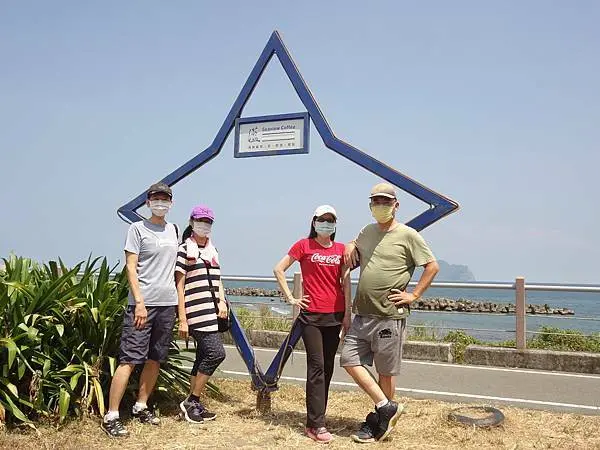 宜蘭灆咖啡 Seaview Coffee~與龜山島相望的海景咖啡廳~看海好去處~