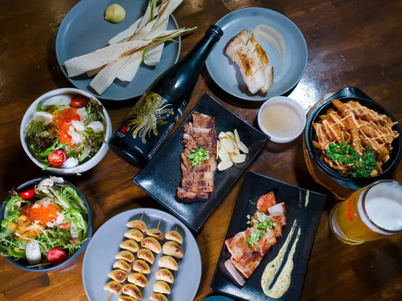 【食記 • 台北 】柒日松山居酒屋 • 捷運台北小巨蛋站│ 與日本東京同步的日式新潮流料理~專業唎酒師親自服務