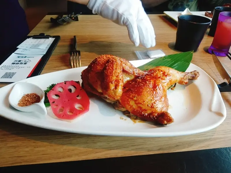 食記永和陶板屋 燈光美氣氛佳 兩人約會慶生聚餐的好選擇