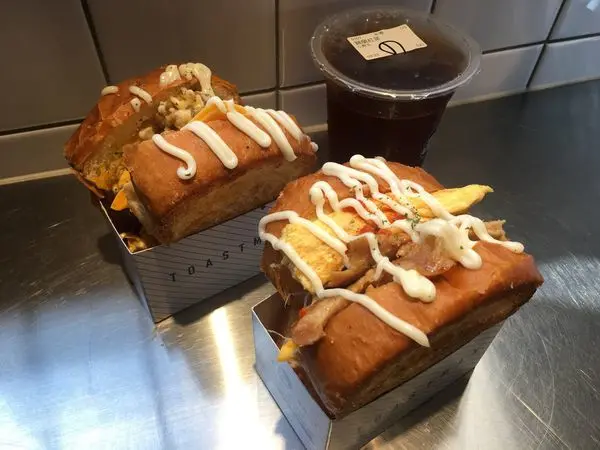 台中美食｜吐司男晨食專賣店-很牛炭燒新品牌，韓風人氣早餐店