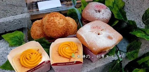 【台中】豐原最近新開了一家童話泡芙主打10元泡芙★吸引一波波的人潮前去購買★