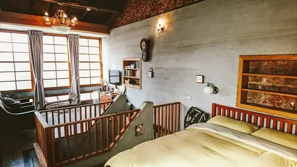 台南輕旅行住宿。信義街上的老宅民宿～老古石渡 邀月