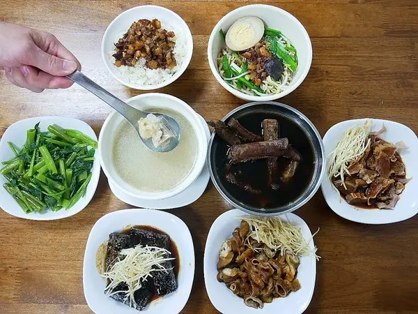 康寶藥膳養生十全藥燉排骨(逢甲店)-台中連鎖藥燉排骨  寒冷冬天的好朋友  來碗補湯暖暖胃最舒服  吃飽又健康              