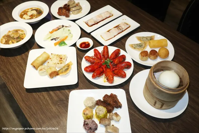 【港點大師】桃園愛買店~桃園吃到飽推薦 蘋果日報年菜評比招牌港點 嚴選麻辣小龍蝦 蟹皇燒賣 蝦乾蘿蔔糕 流沙奶皇包
