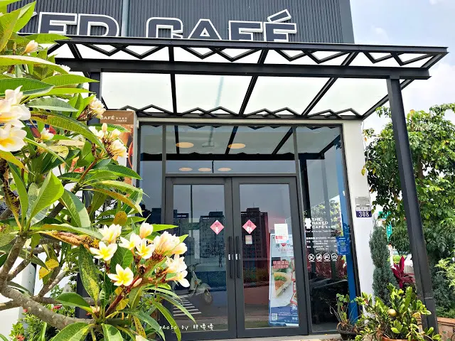 【台中 北屯】尼克咖啡-微笑大坑店😊空間寬敞，環境舒適，親子友善餐廳，用餐大雄陪伴還可以騎小馬，平價早午餐，免服務費，附近好停車~
