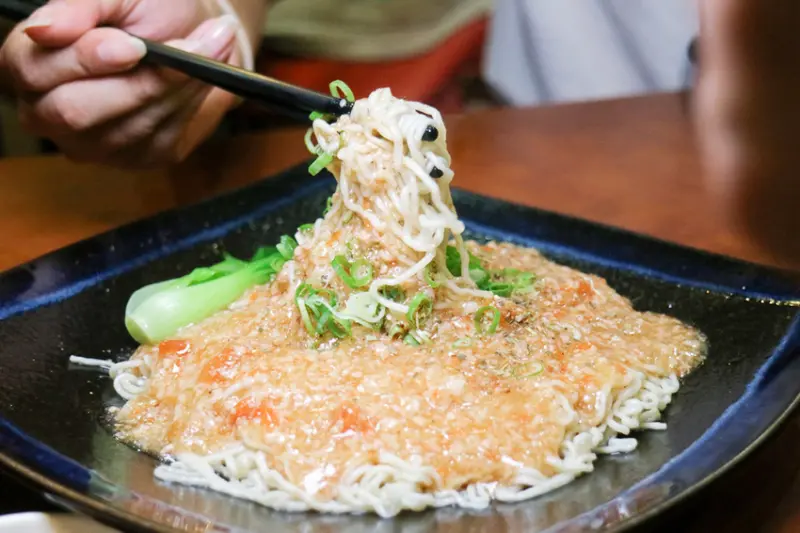 【高雄左營】黃家汕頭手工麵 麻油雞湯 獨家汕頭茄汁肉醬麵！中西合併猴賽雷