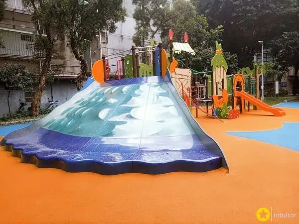 [台北]中山區晴光公園-歡迎來到叢林動物主題遊戲場/捷運中山國小站民權西路站親子景點/特色公園