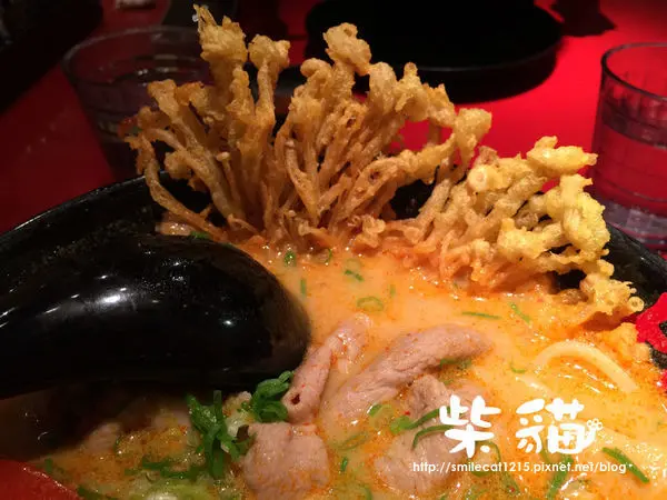 【台北】排隊排到翻掉的新泰式麵食:::柴貓IN【瓦城 大心】