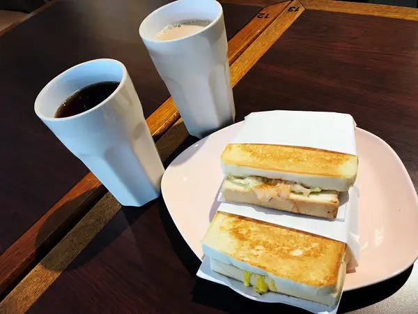 ||吃。花蓮|| 老司機三明治專賣店 特別口味好吃好喝