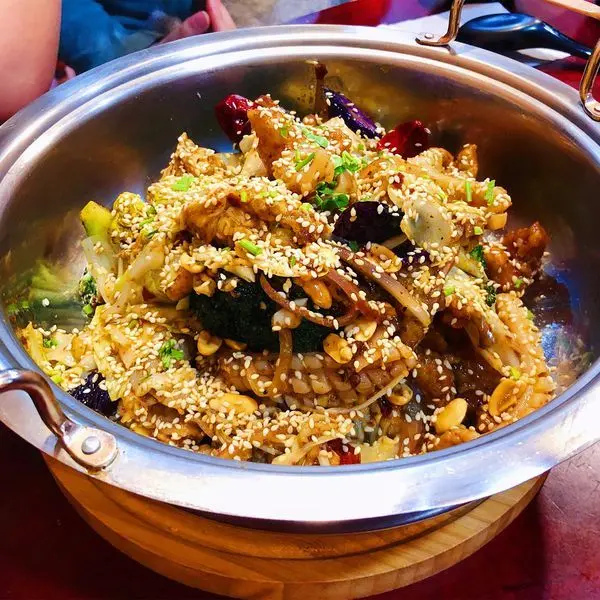 [台北小吃]一個人也能吃飽飽的平價麻辣干鍋「Panda mama麻辣干鍋」客製化平價個人干鍋/想吃什麼自己選/上班族中午用餐好選擇 南京復興站(附菜單)