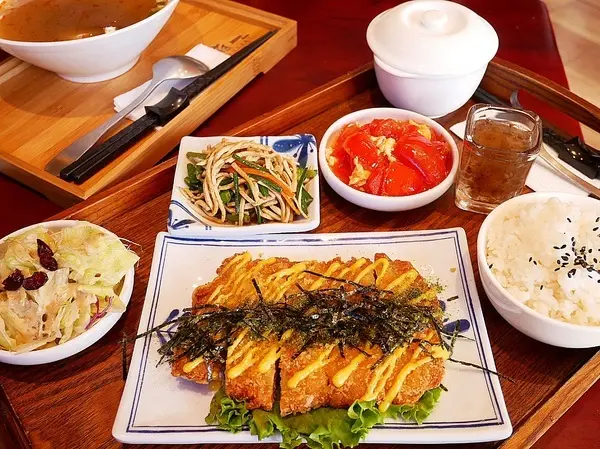 樂食府-南投埔里簡餐鍋物  假日到山上踏青郊遊後很值得拜訪的聚餐餐廳  鄰近地母廟、18度C巧克力              