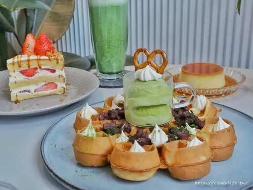 Wednesday’s Flavor 小週末│隱身在勤美商圈巷弄中的甜點店，鬆餅超美，小清新裝潢也超好拍～