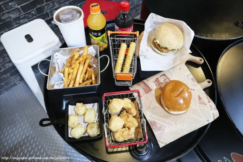 【怪獸炸雞公司】信義店~信義區美食推薦 炸雞&漢堡推薦 套餐系列/單點/點心/飲料/加購 附內用區 提供外送服務唷!