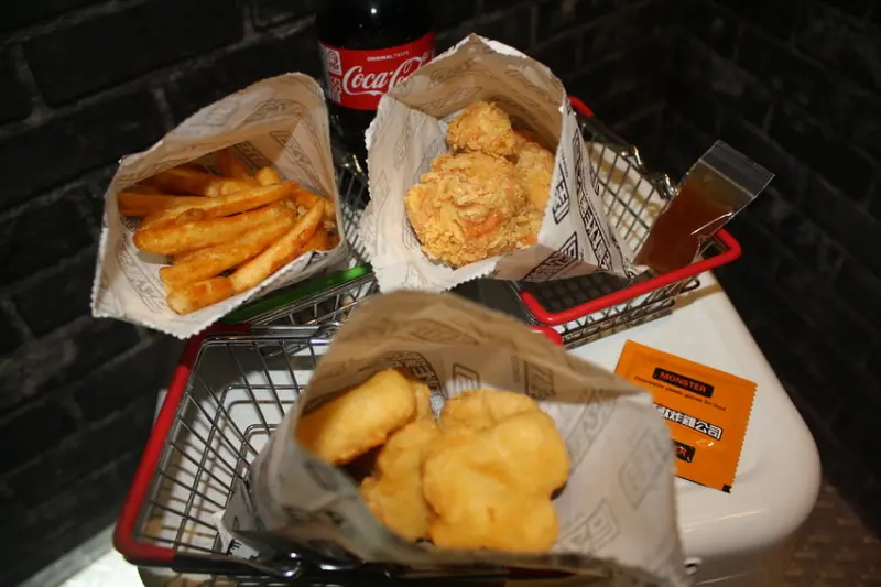 【信義區美食】怪獸炸雞公司Monster Fried Chicken-捷運永春站超好吃的美式炸雞,一吃就上癮@東吃東吃到處吃