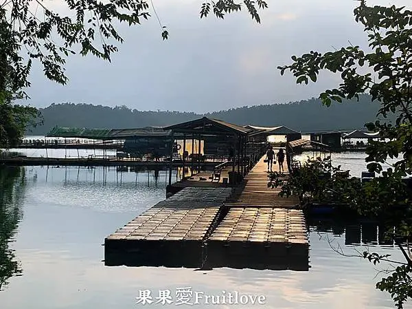 日月潭美食推薦　搭船或是開車都可以發現不同的美麗　　親子寵物友善　寵物建議最少要牽繩　日月潭上集