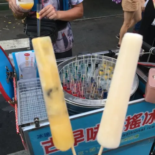 台中美食｜一中古早味搖搖冰-100%純天然果汁製成，搖一搖變冰棒