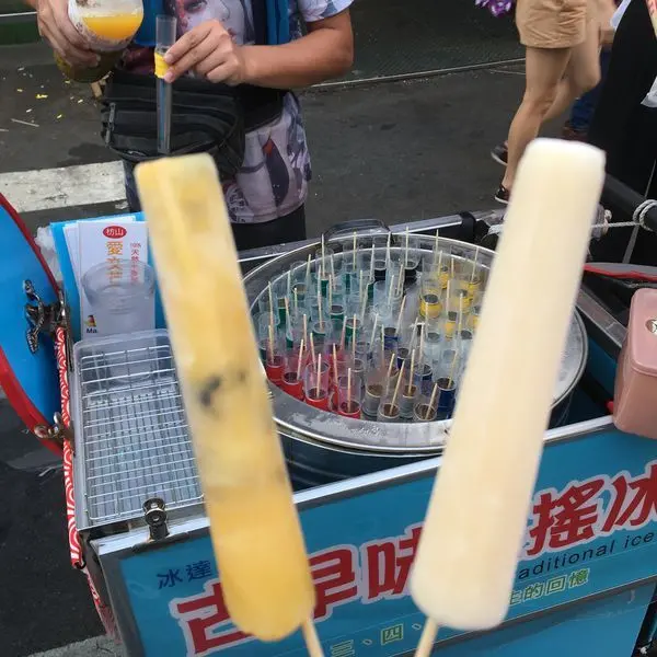 台中美食｜一中古早味搖搖冰-100%純天然果汁製成，搖一搖變冰棒