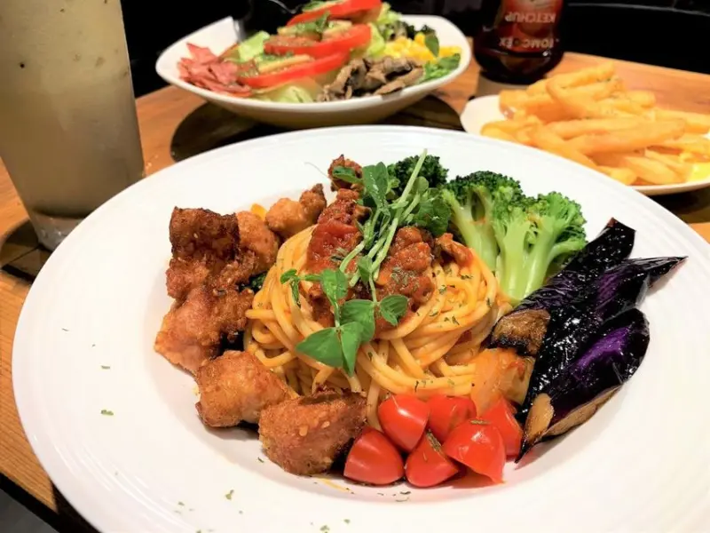 超人氣早午餐店，晚餐也豐盛上菜囉！豐滿早午餐信義世貿店