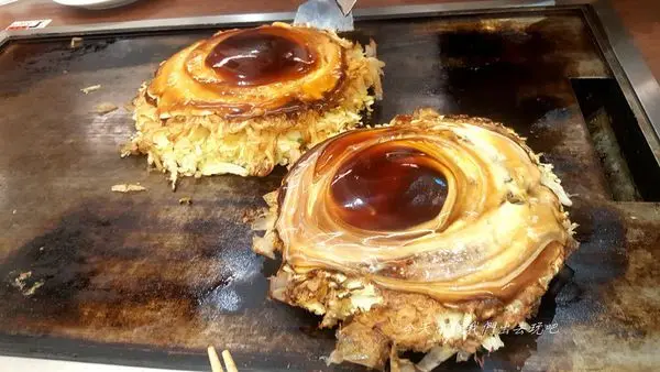 鹤橋風月大阪燒(台中三井outlet)。環繞在口中的是樸實中又帶著奢華的味道