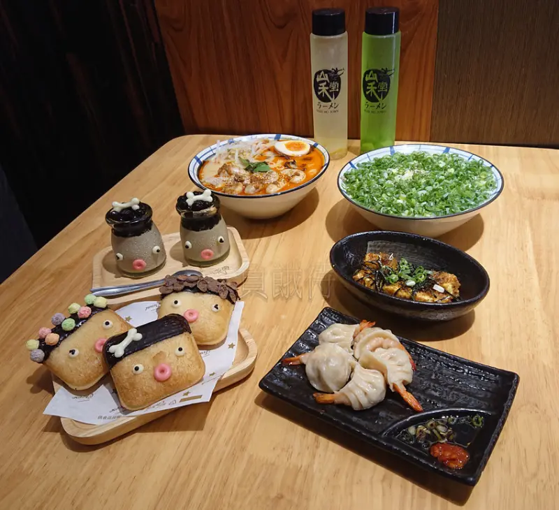 高雄 - 岡山美食 - 一間不客氣的拉麵店 山禾堂