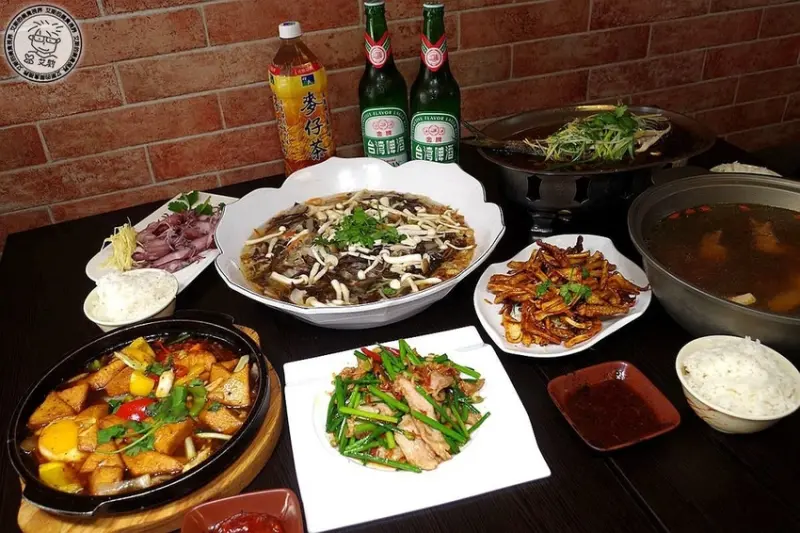 宜蘭礁溪車站附近就可以吃到最「青」的海鮮及百元熱炒還能白飯吃到飽．龜山島熱炒海鮮燒烤