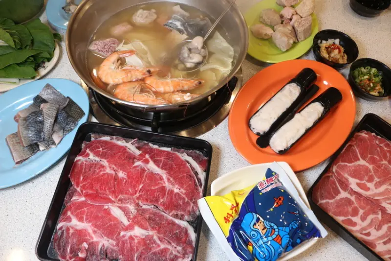 台南安南區火鍋-82鍋 特色私房湯頭 獨家自製醬料與手工火鍋料