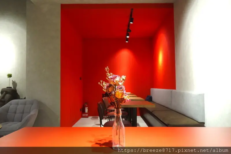 囍聚咖啡｜紅色亮眼視覺咖啡館【台北市】