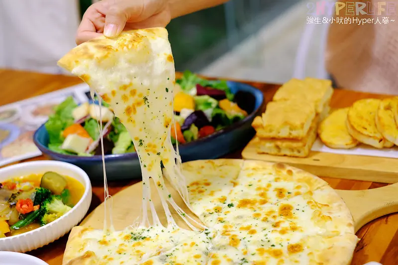 布佬廚房│外觀被植栽牆包圍的蔬食餐廳，蘊藏著豐沛美味義式料理且份量感十足，就在南屯好市多附近～ @強生與小吠的Hyper人蔘~