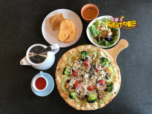 布佬廚房菜單價位大公開》台中南屯必吃素蔬食美食小吃餐廳～推薦田園食蔬披薩、黑松露綜合野菇麵、焗烤素田螺。