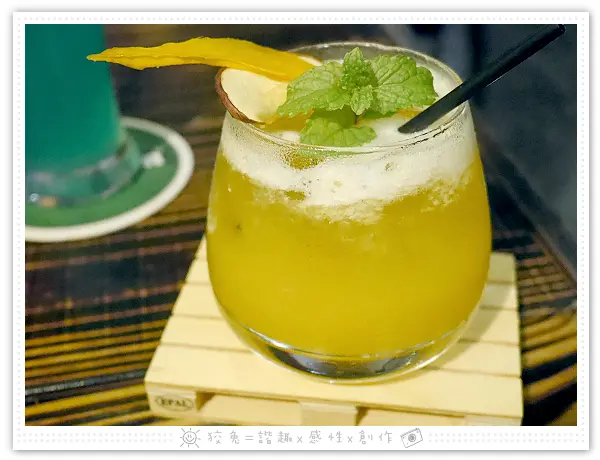 [高雄食記] 旅人灶咖~是高雄餐酒館也是左營優質旅店！中式熱炒、西式料理都傑出！還有卡拉OK包廂！(瑞豐館)