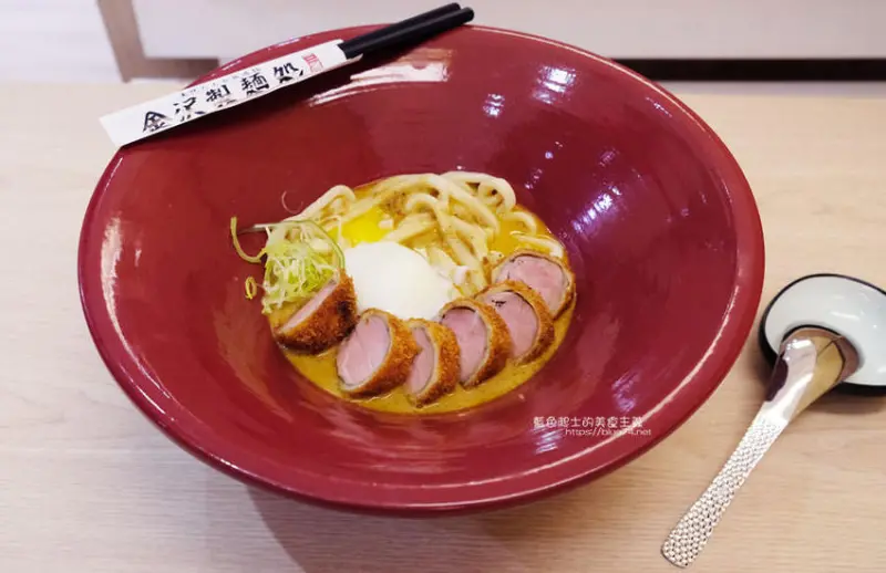 台中梧棲│金沢製麵處-日本百年歷史手作熟成烏龍麵，餐點需要多點時間等待喔 - 藍色起士的美食主義