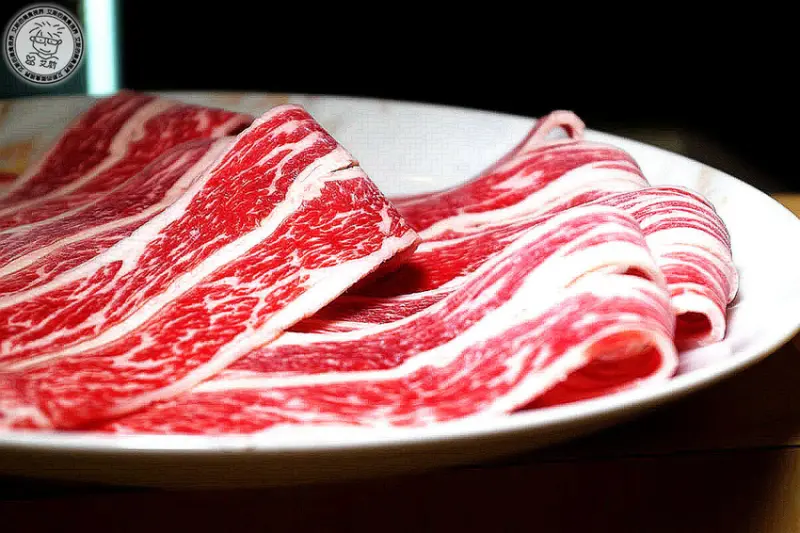 新店建國市場附近就可以吃到高品質日式鍋物．一個人也可以吃得開心吃得健康喔．品鍋物料理