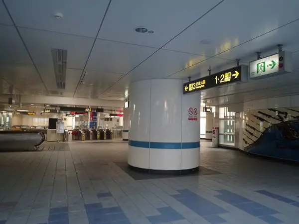 Jessica分享2020東湖樂活公園櫻花季(2020年2月2日到3月1日)，交通便利捷運東湖站走路即可抵達(台北賞櫻好去處)