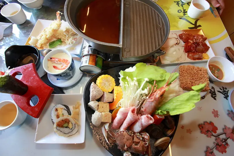 吃。台南|北區|  。專賣日式相關料理，餐點口感有水準，重點定價非常超值「櫻井日本料理」。