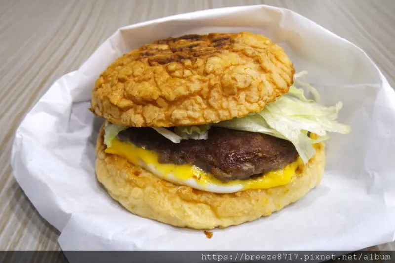 沐禾。饕找餐｜中和好吃的波蘿堡【新北市中和區】