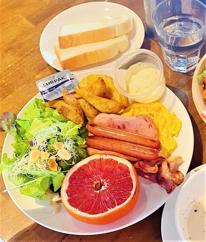 [台北早午餐]內湖區西湖站「Marcus老倉庫內湖店」無限續杯豐盛早午餐/餐點種類多元又新鮮/供WIFI 插座 不限時/(附菜單)